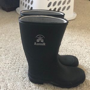 euc Boys stomp Kamik rain boots size 3